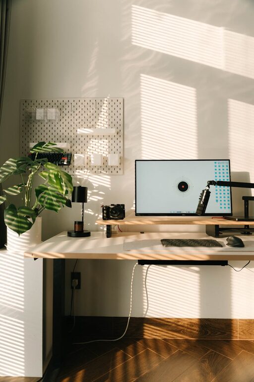 Tips for Creating an Inviting and Functional Home Office Space